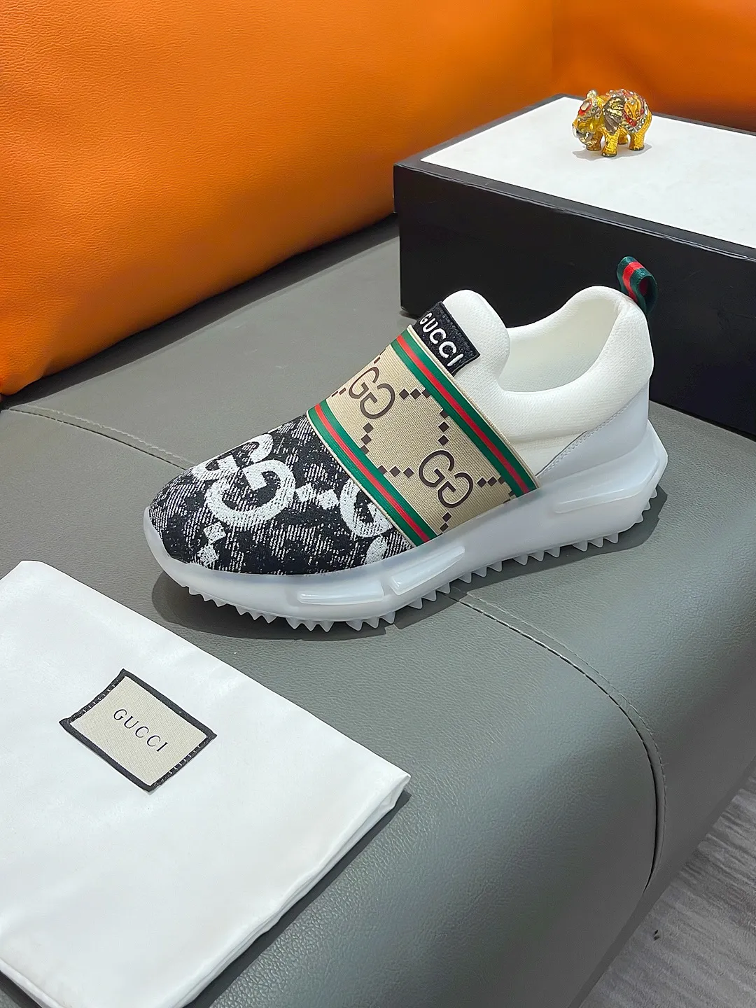Men's shoes GUCCI "Gucci" P440 Regular size: 38-44 (casual shoes) Product materials: Selected cowhide upper, soft sheepskin feet; original factory special outsole.